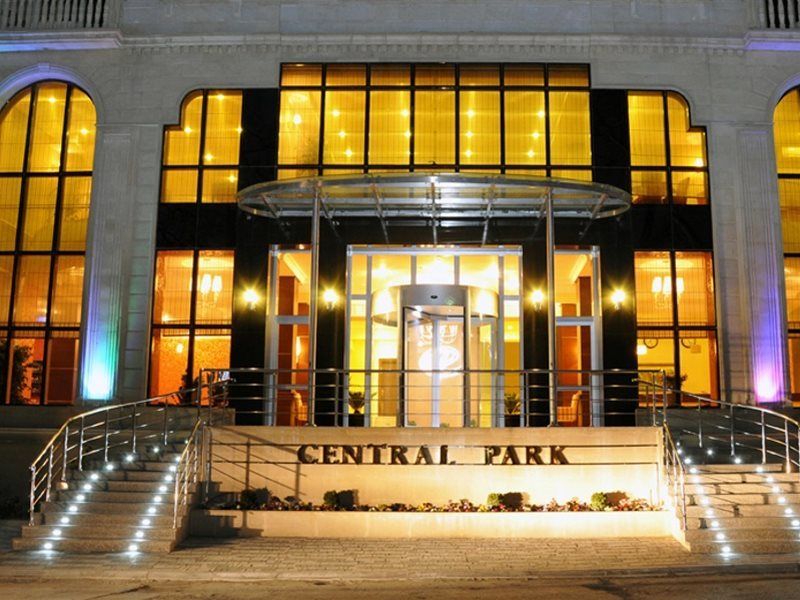 Central Park Bakoe Buitenkant foto